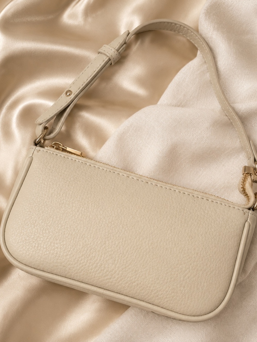 Classic Cream Shoulder Bag – Elegant Women’s Handbag